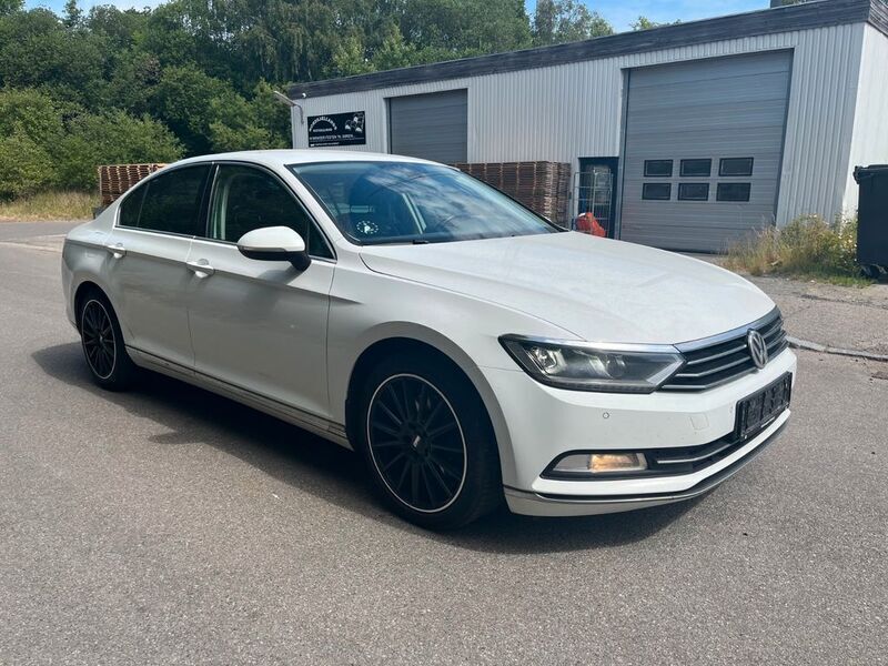 Gebraucht VW Passat Highline 150 PS (110 kW) 2017 Weiß Limousine