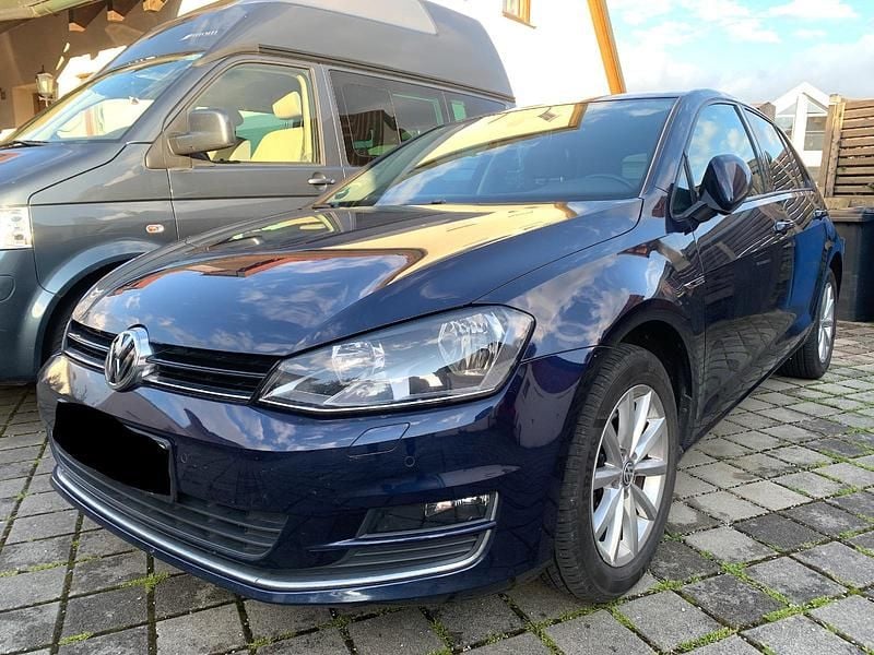 Blau Gebraucht 2015 VW Golf VII LOUNGE Limousine | 8.400 € (Guter Preis) - Bild 1/4