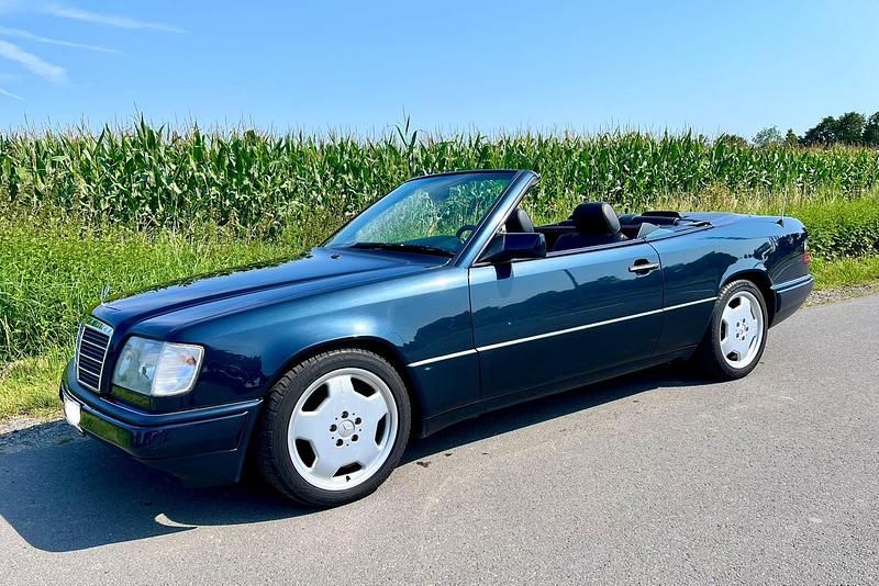 Blau Gebraucht 1997 Mercedes E200 Edition Cabrio | 13.500 € (Guter Preis) - Bild 1/4