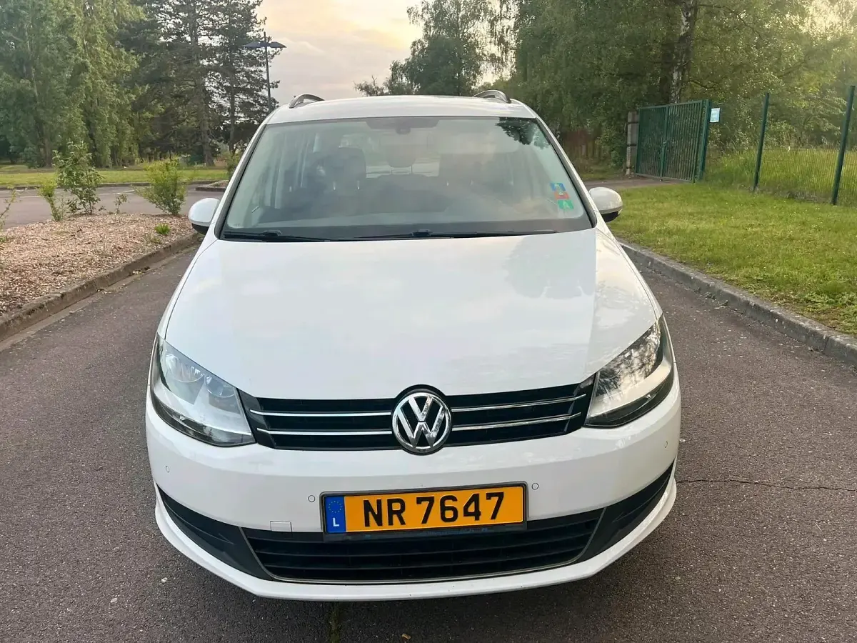 Gebraucht VW Sharan 140 PS (102 kW) 2013 Weiß Van / Kleinbus