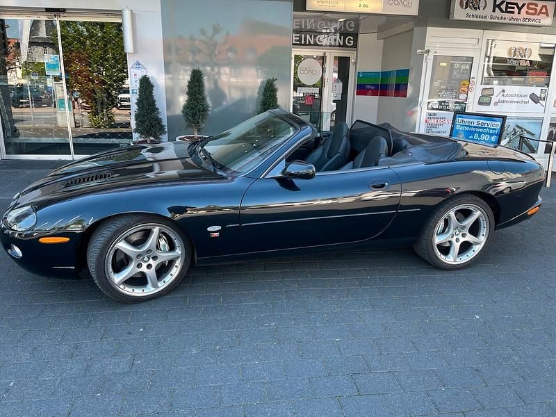 Schwarz Gebraucht 2003 Jaguar XKR Cabrio | 24.900 € - Bild 1/4