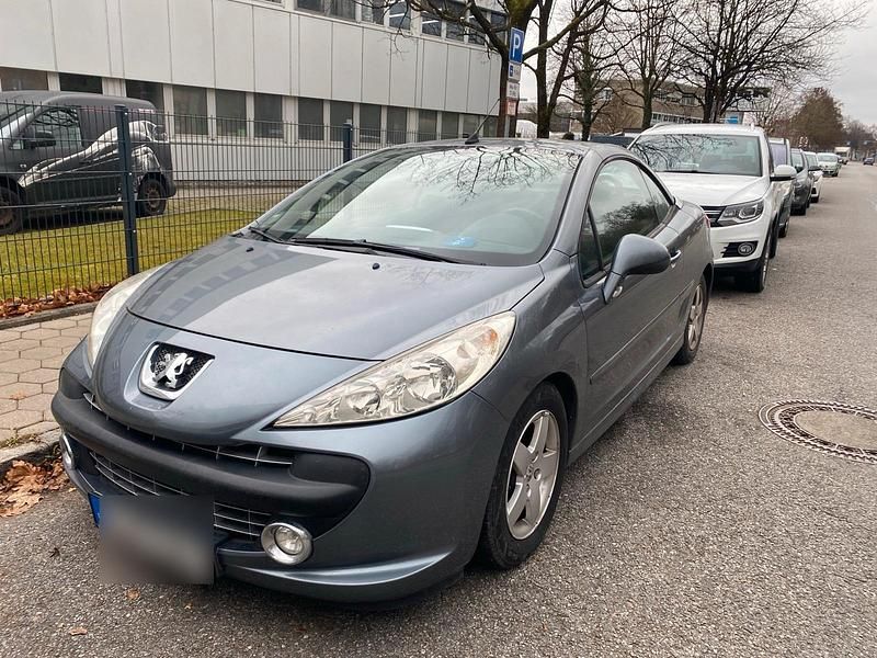 Grau Gebraucht 2009 Peugeot 207 CC Cabrio | 5.499 € (Etwas zu teuer) - Bild 1/4