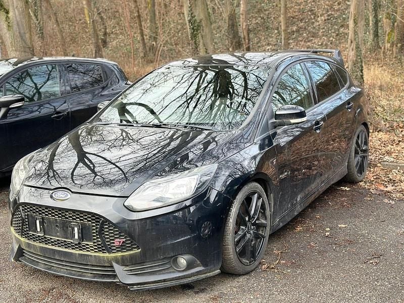 Gebraucht Ford Focus ST 250 PS (183 kW) 2014 Schwarz Limousine