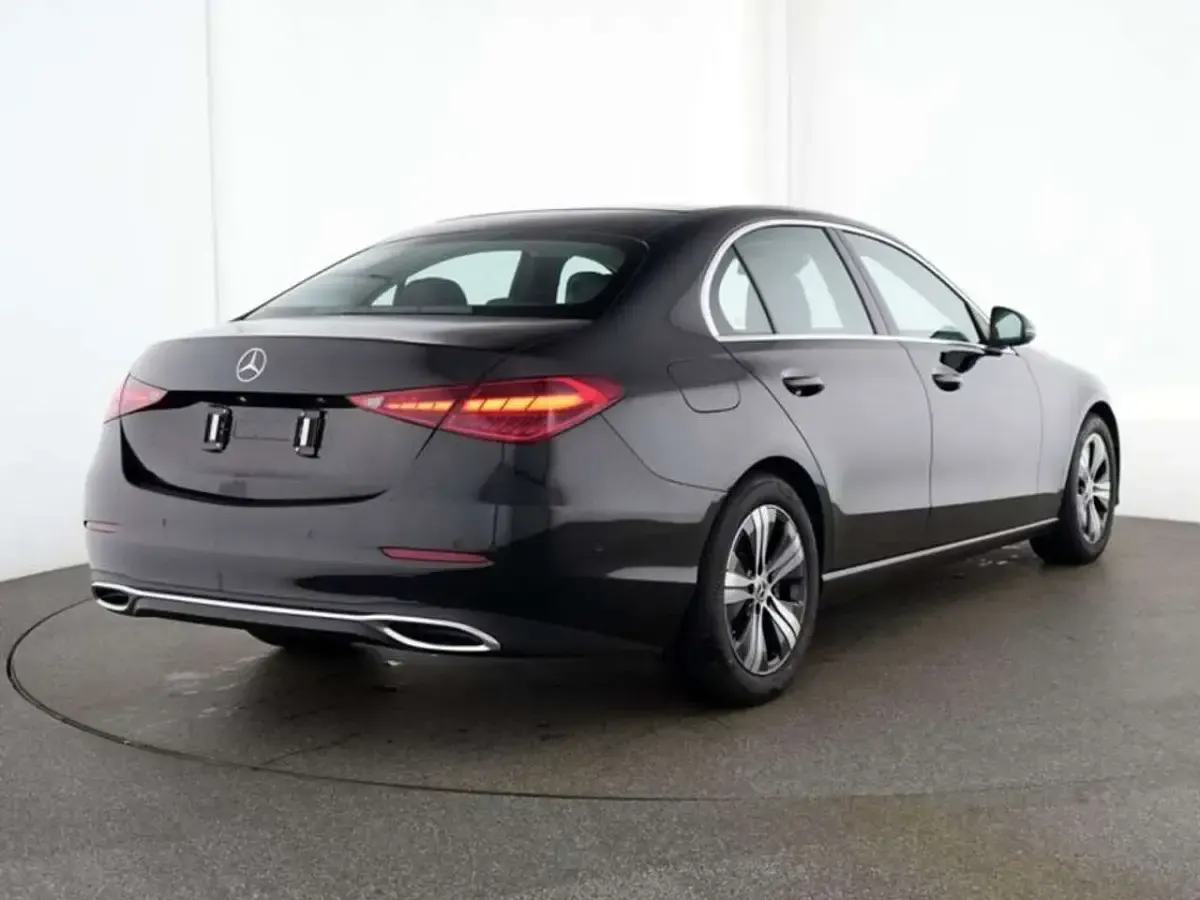 Gebraucht Mercedes C180 Advanced Plus 170 PS (125 kW) 2025 Metalliclack obsidianschwarz Limousine