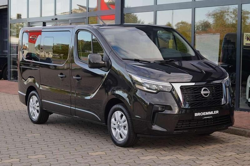 Midnight black Neu 2024 Nissan Primastar Tekna Van / Kleinbus | 43.490 € (Fairer Preis) - Bild 1/4