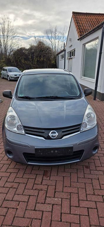 Grau Gebraucht 2011 Nissan Note Van / Kleinbus | 3.990 € (Fairer Preis) - Bild 1/4