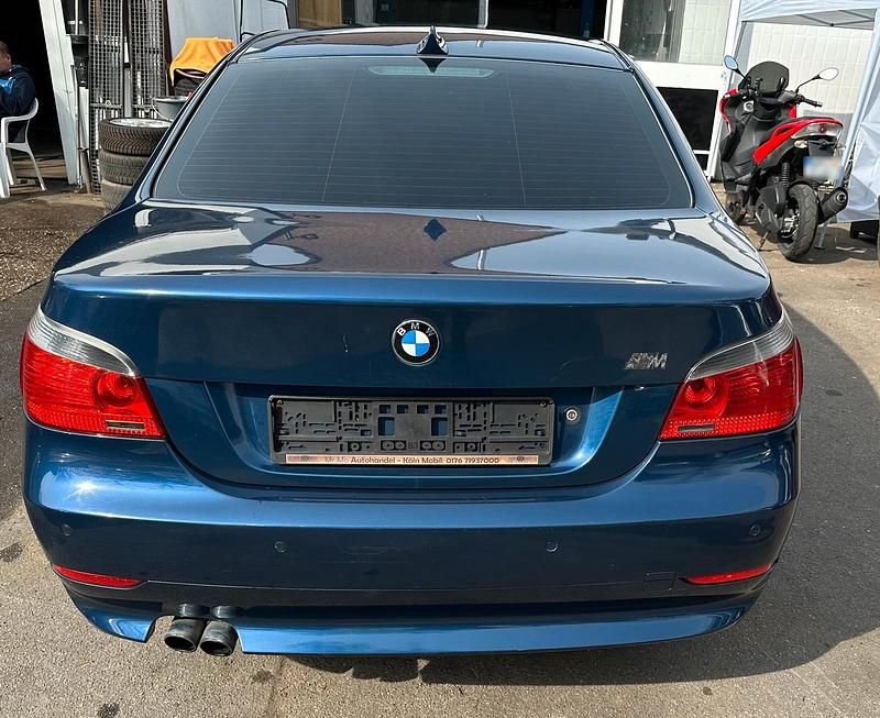 Gebraucht BMW 520 170 PS (125 kW) 2004 Blau Limousine