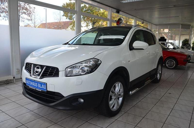 Weiß Gebraucht 2011 Nissan Qashqai Tekna SUV | 8.990 € (Etwas zu teuer) - Bild 1/4