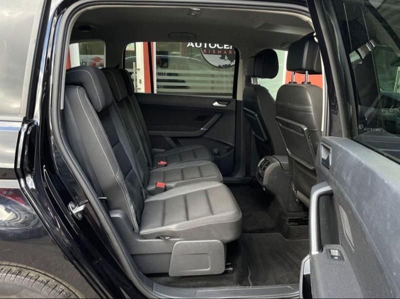 Gebraucht VW Touran S 150 PS (110 kW) 2021 Schwarz Van / Kleinbus
