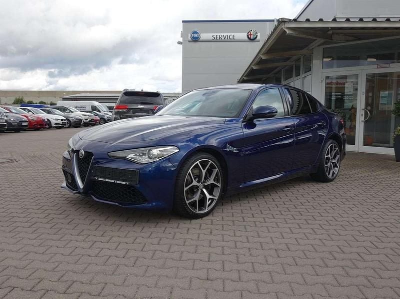 Blu montecarlo, metallic Gebraucht 2017 Alfa Romeo Giulia Veloce Limousine | 19.990 € (Fairer Preis) - Bild 1/4