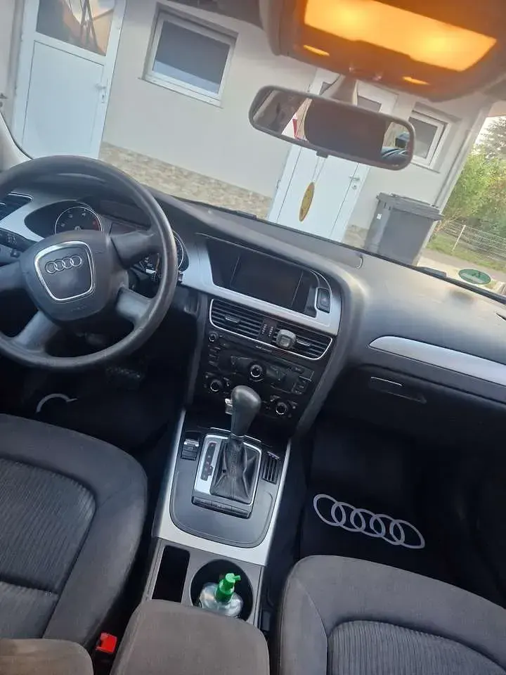Gebraucht Audi A4 Attraction 190 PS (139 kW) 2011 Grau Kombi