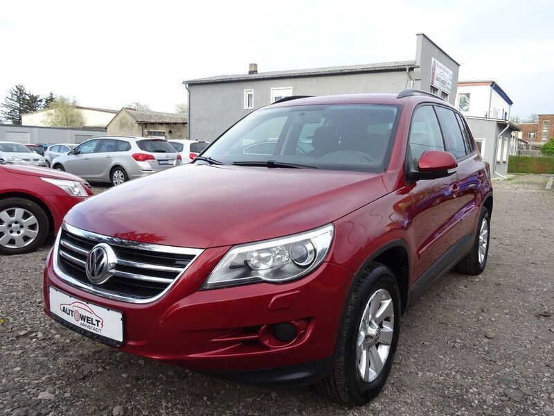 Rot Gebraucht 2009 VW Tiguan Track & Field SUV | 2.990 € (Superpreis) - Bild 1/4