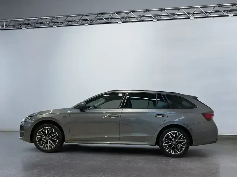 Gebraucht Skoda Octavia Tour 150 PS (110 kW) 2025 Graphitegrau Kombi