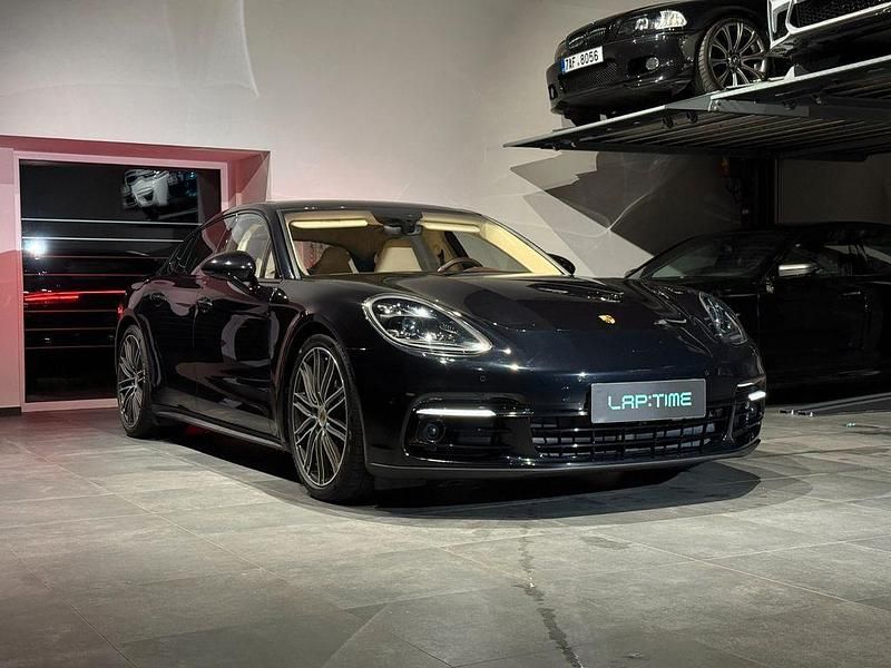 Schwarz Gebraucht 2018 Porsche Panamera Limousine | 73.900 € - Bild 1/4
