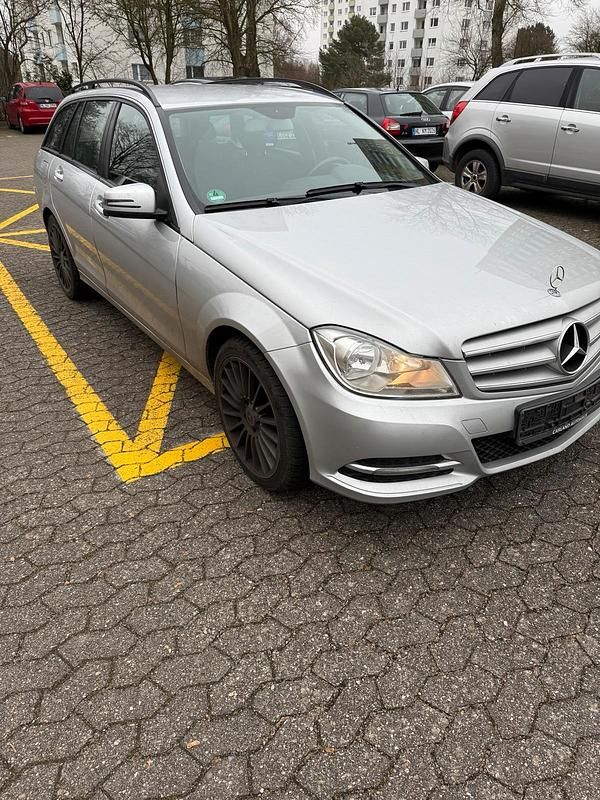 Gebraucht Mercedes C220 170 PS (125 kW) 2011 Silber Kombi