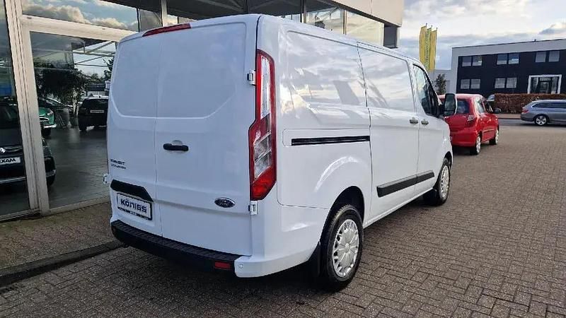 Gebraucht Ford Transit Custom Trend 131 PS (96 kW) 2022 Frostweiß Van / Kleinbus