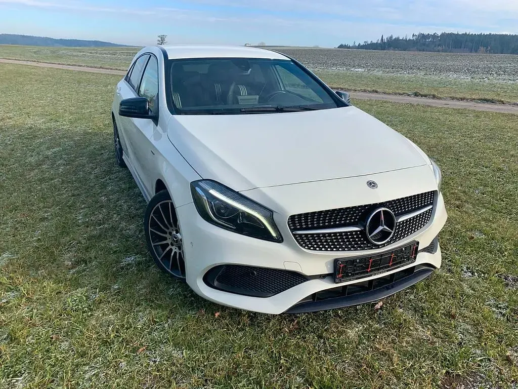 Gebraucht Mercedes A180 AMG line 109 PS (80 kW) 2017 Weiß Limousine