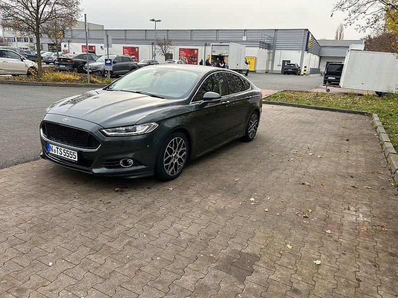 Grau Gebraucht 2016 Ford Mondeo Titanium Limousine | 9.949 € (Guter Preis) - Bild 1/4