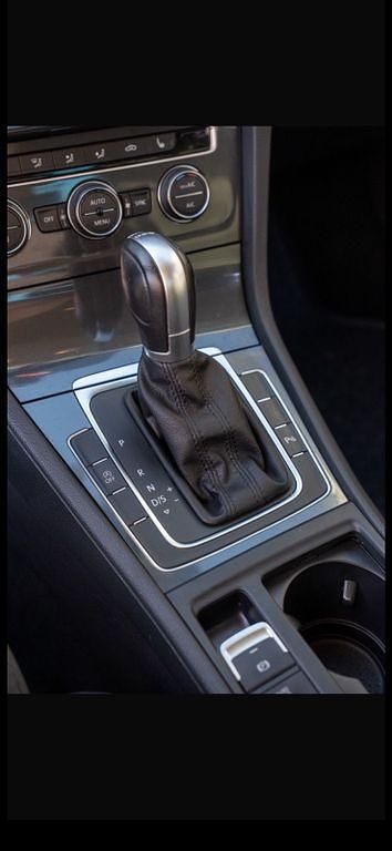 Second-hand VW Golf VII Comfortline 116 CP (85 kW) 2017 Argintiu Berlinǎ