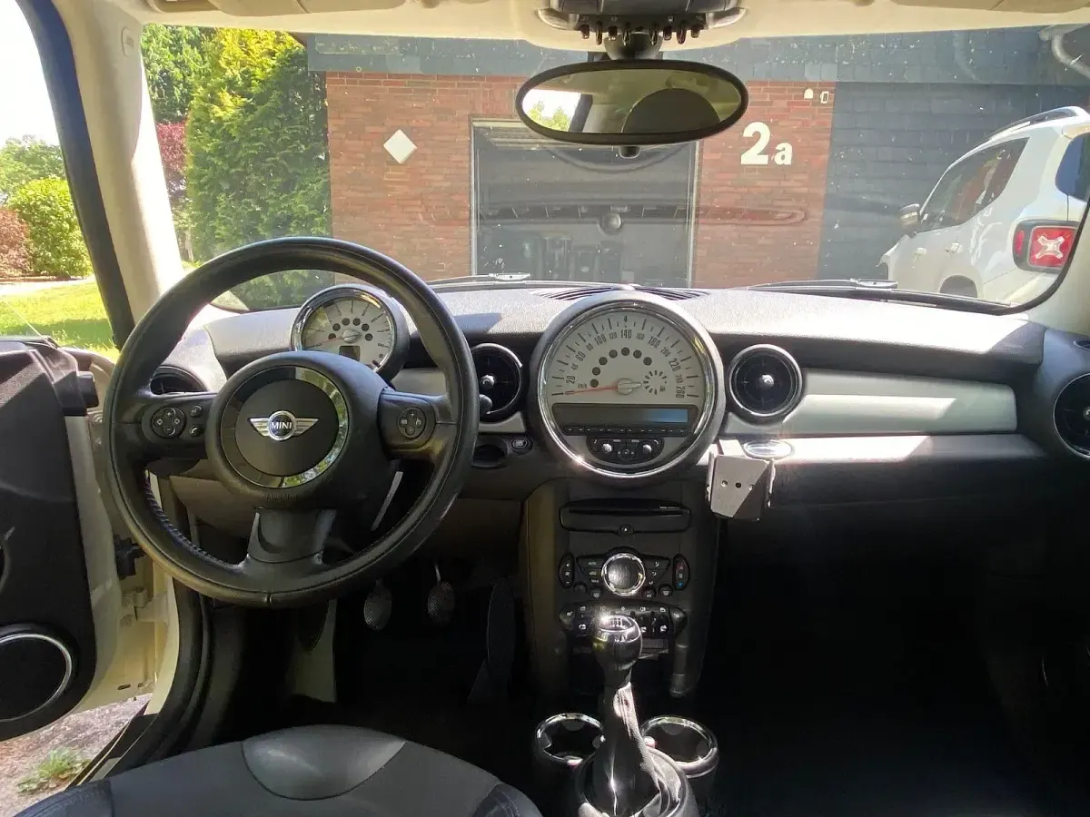 Gebraucht Mini Cooper 122 PS (89 kW) 2012 Weiß Kleinwagen
