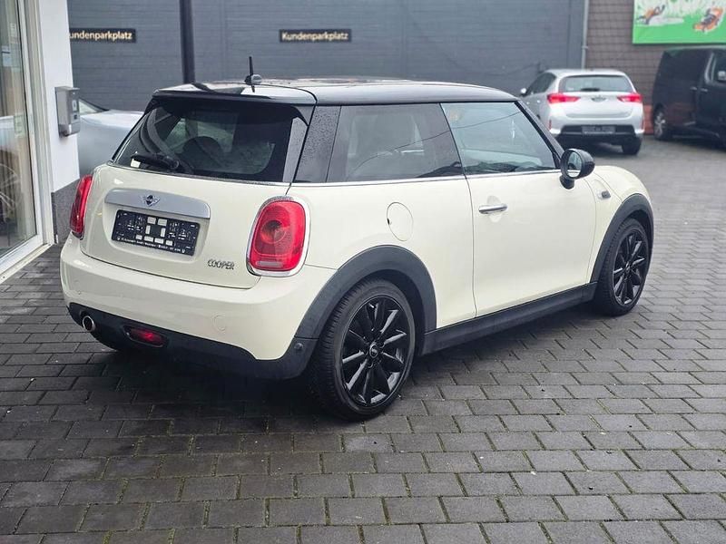 Używany Mini Cooper 136 KM (100 kW) 2014 Biały Hatchback