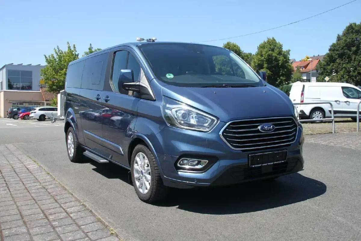 Gebraucht Ford Transit Custom Active 150 PS (110 kW) 2023 Chromablau metallic Van / Kleinbus