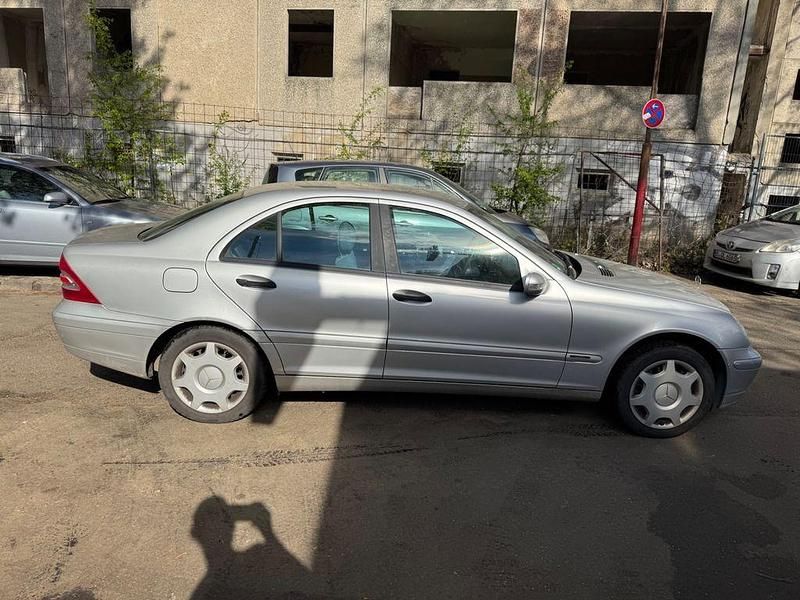 Gebraucht Mercedes C180 143 PS (105 kW) 2003 Silber Limousine