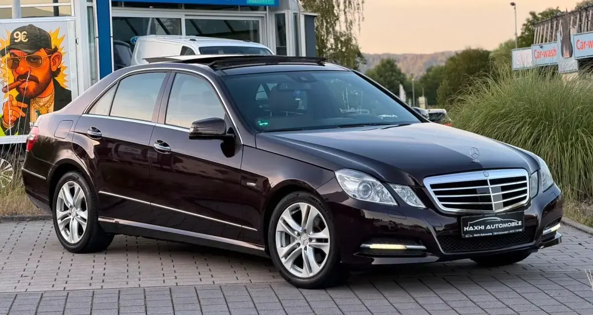Gebraucht Mercedes E220 170 PS (125 kW) 2010 Braun Limousine