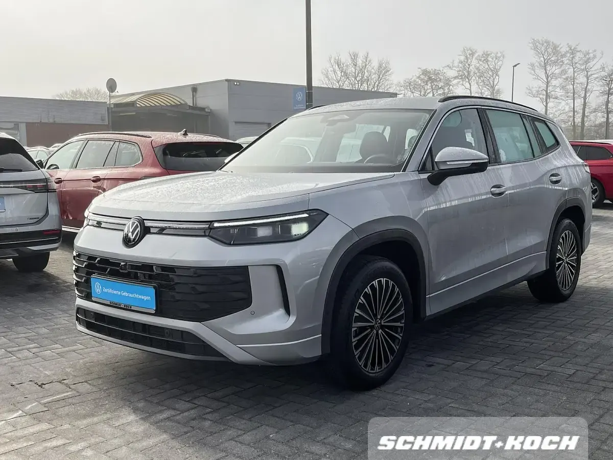 Gebraucht VW Tayron Life 150 PS (110 kW) 2025 Oyster silver (silber) SUV