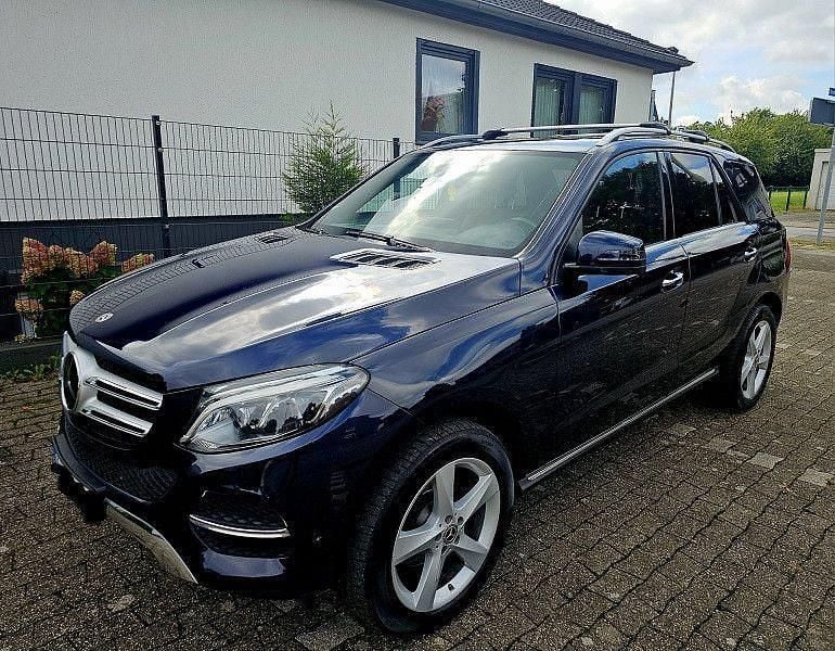 Blau Gebraucht 2018 Mercedes GLE350 SUV | 29.790 € (Guter Preis) - Bild 1/4