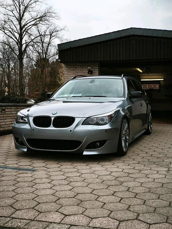 Gebraucht BMW 525 192 PS (141 kW) 2004 Grau Kombi