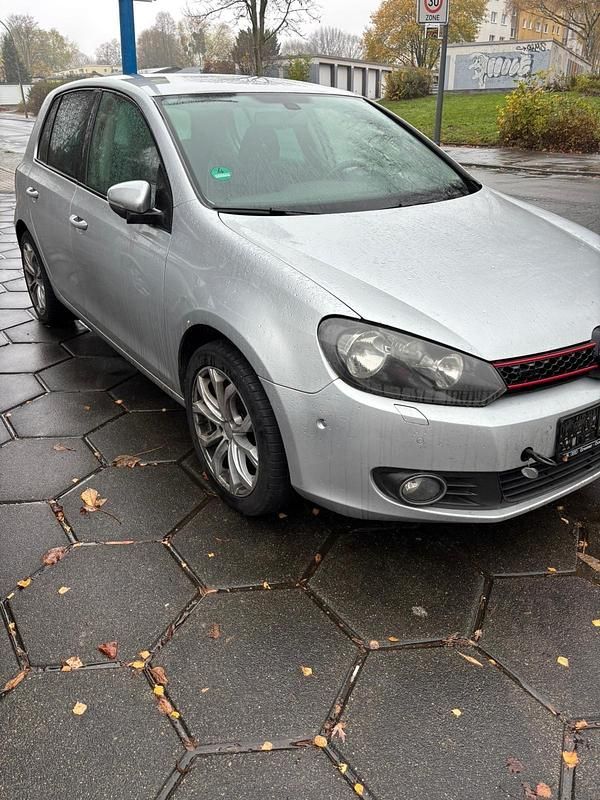 Silber Gebraucht 2011 VW Golf VI Limousine | 2.249 € (Superpreis) - Bild 1/4