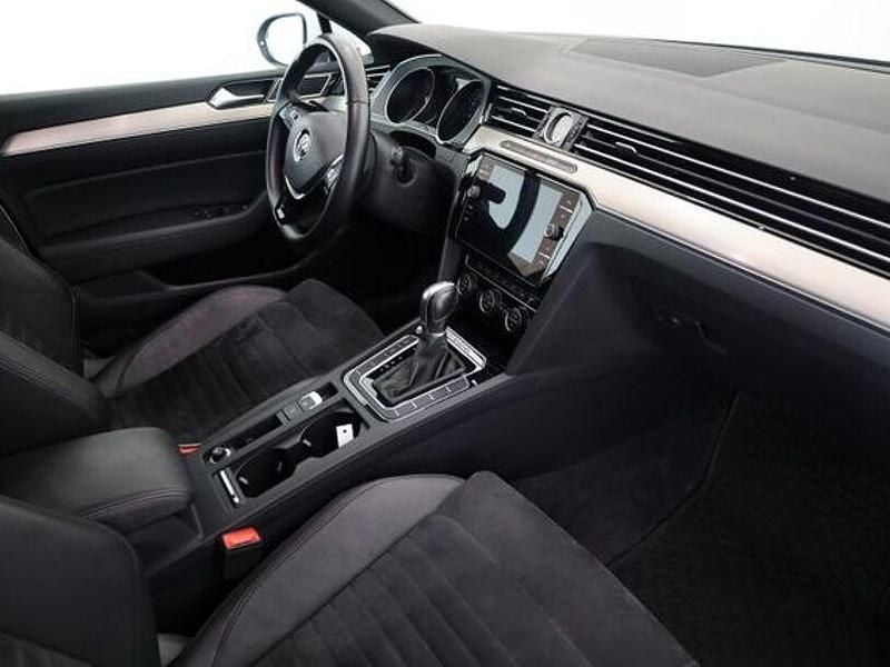 Gebraucht VW Passat R-line 239 PS (175 kW) 2018 Weiß Kombi