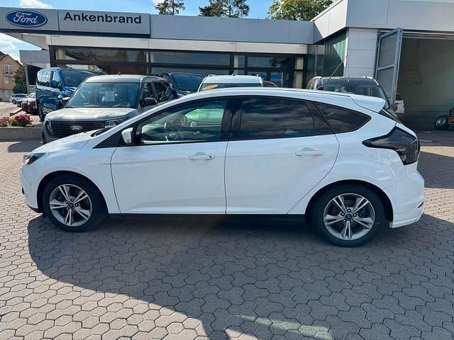 Frostweiß Gebraucht 2013 Ford Focus Sport Limousine | 4.650 € (Superpreis) - Bild 1/4