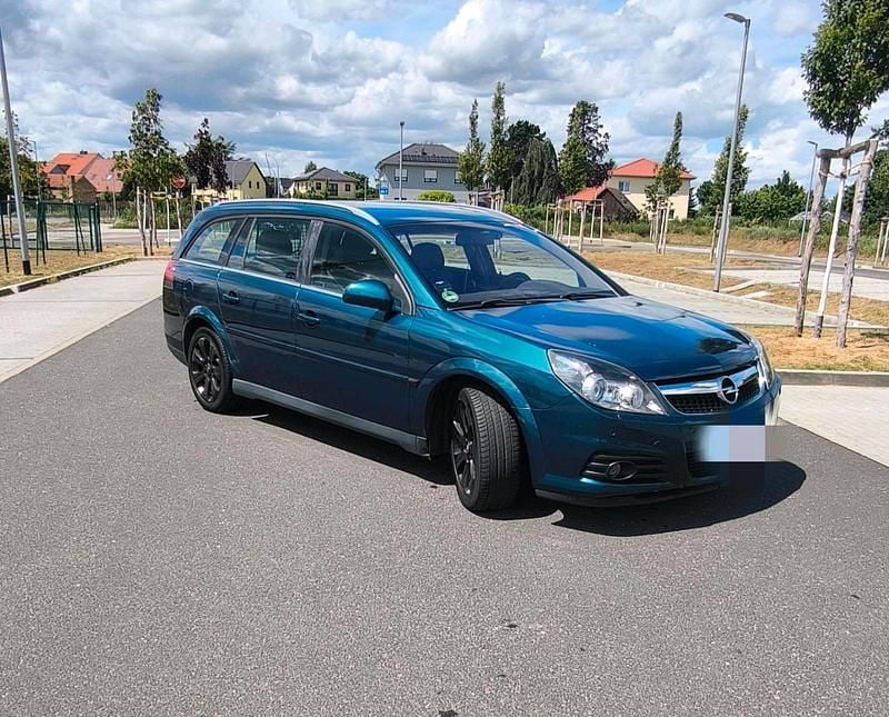 Grün Gebraucht 2008 Opel Vectra Kombi | 2.000 € (Fairer Preis) - Bild 1/4