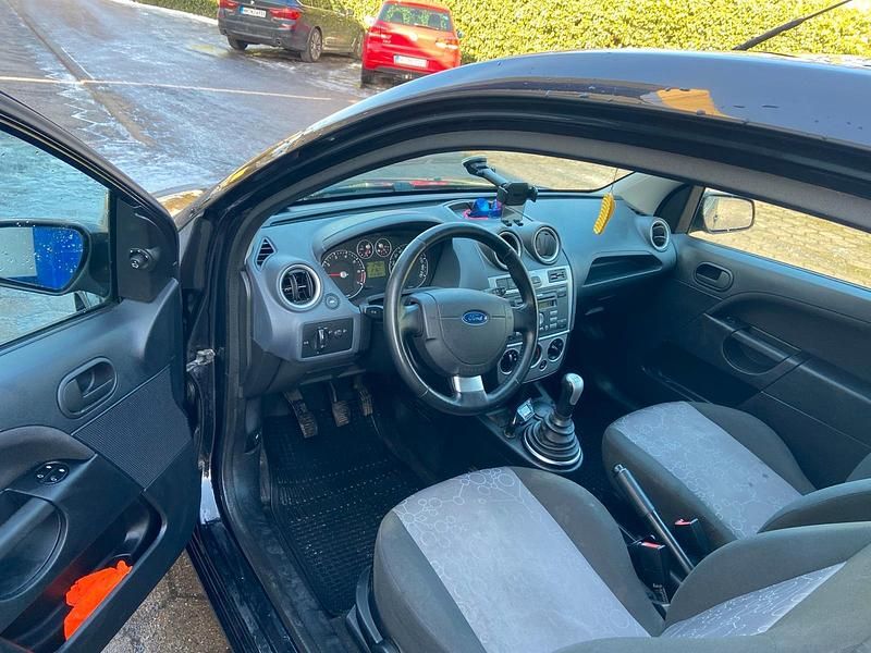 Gebraucht Ford Fiesta 68 PS (50 kW) 2007 Schwarz Kleinwagen