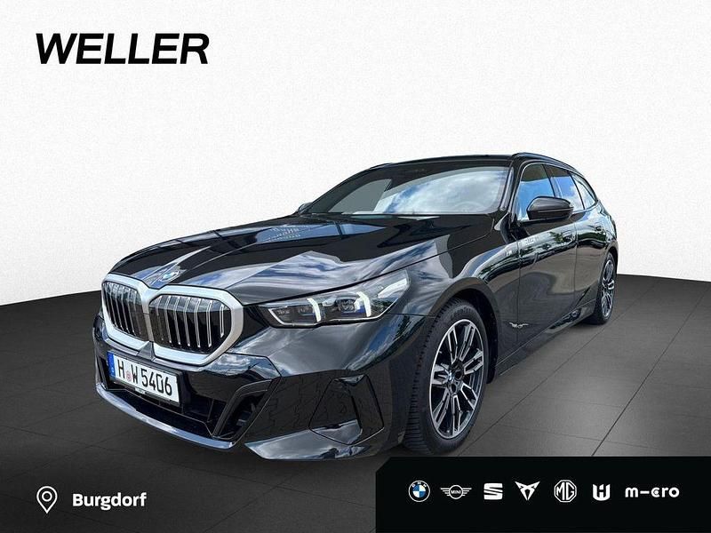 Black sapphire (schwarz) Gebraucht 2024 BMW 540 Comfort Edition Kombi | 67.950 € - Bild 1/3