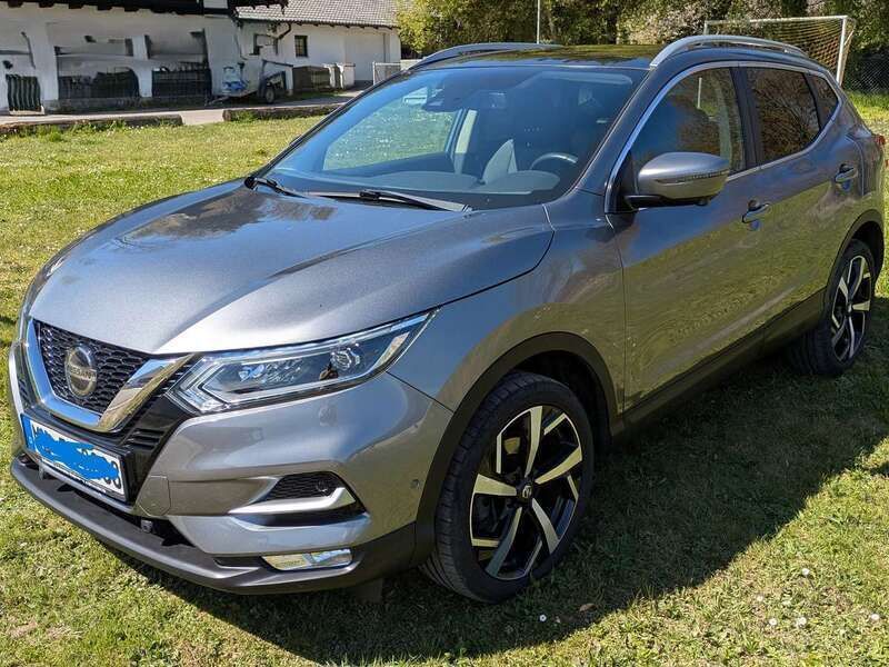 Grau Gebraucht 2019 Nissan Qashqai Tekna SUV | 15.678 € (Superpreis) - Bild 1/4