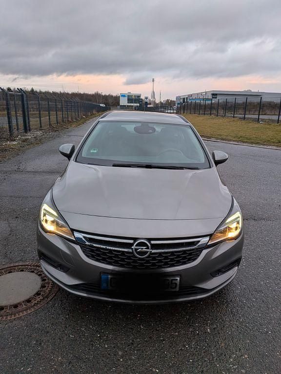 Gebraucht Opel Astra Edition 125 PS (91 kW) 2017 Grau Kombi