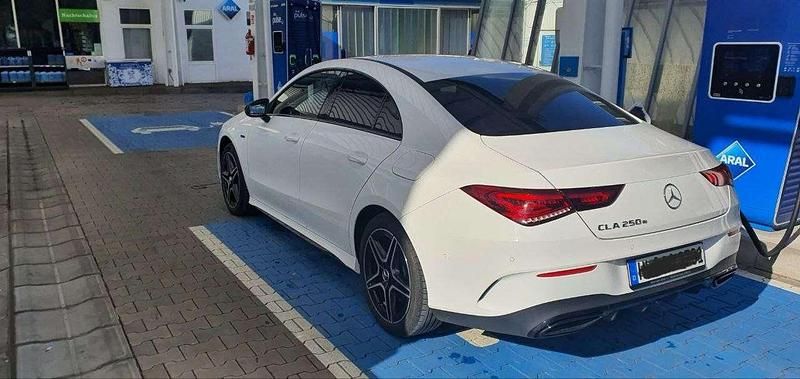 Gebraucht Mercedes CLA250 160 PS (117 kW) 2020 Weiß Limousine