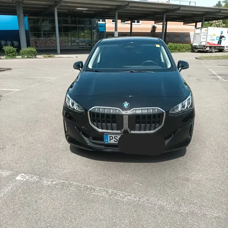 Gebraucht BMW 218 Active Tourer 136 PS (100 kW) 2023 Schwarz Van / Kleinbus