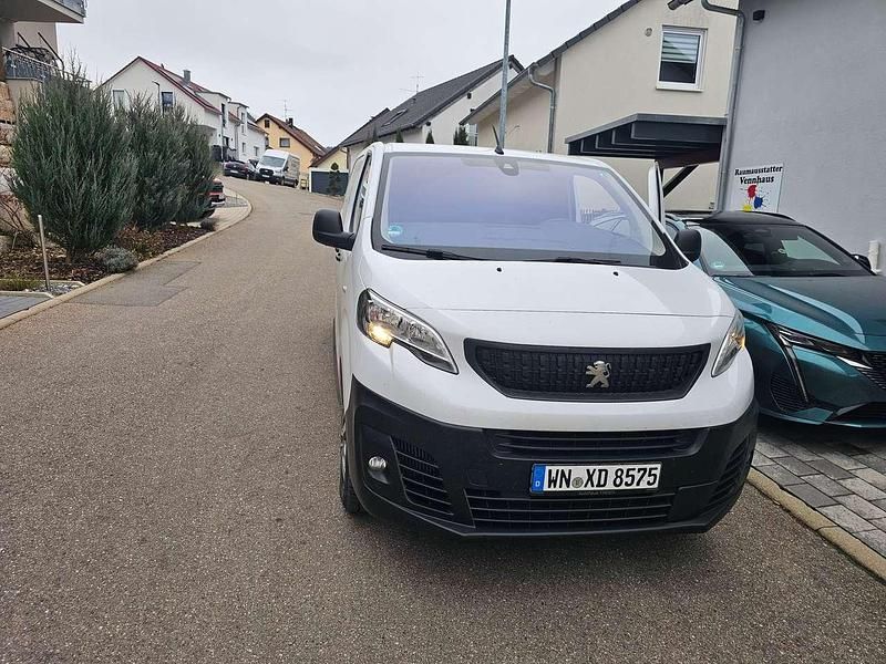 Gebraucht Peugeot Expert 144 PS (105 kW) 2023 Weiß Van