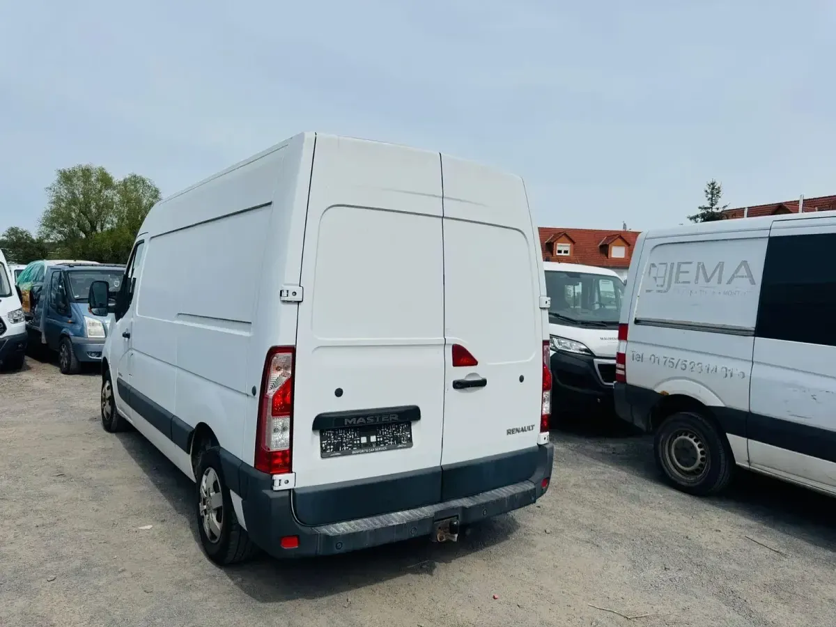 Usado Renault Master 145 CV (106 kW) 2012 Blanco Monovolumen
