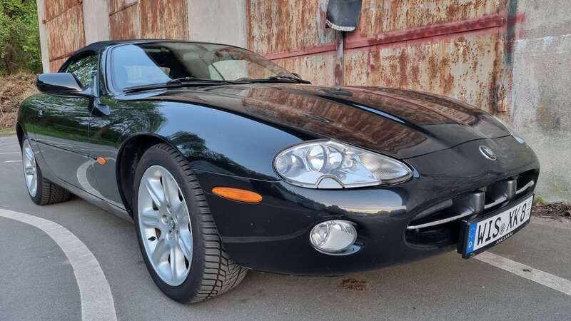 Schwarz Gebraucht 2002 Jaguar XK8 Cabrio | 14.799 € - Bild 1/4