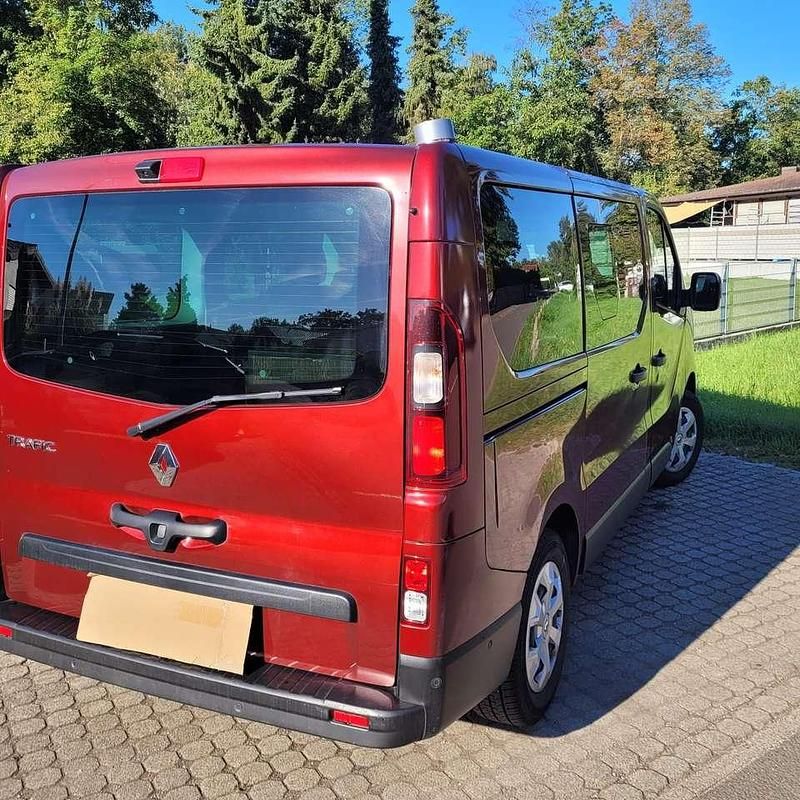 Gebraucht Renault Trafic 150 PS (110 kW) 2023 Rot Van / Kleinbus