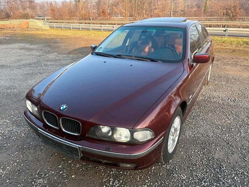 Gebraucht BMW 528 193 PS (141 kW) 1999 Rot Limousine