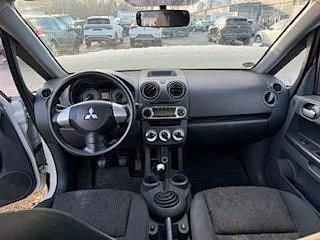 Gebraucht Mitsubishi Colt 95 PS (69 kW) 2013 Weiß Limousine