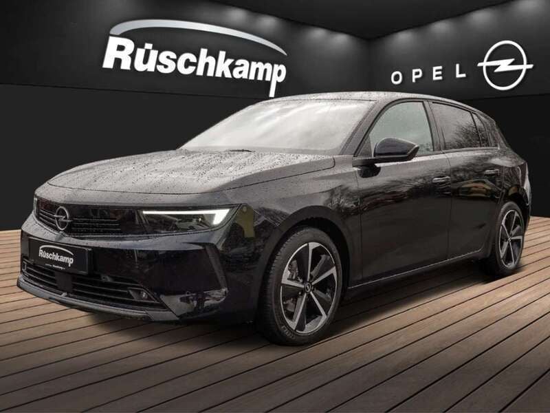 Schwarz perla nera/metallic pe Neu 2024 Opel Astra Enjoy Kleinwagen | 23.980 € (Superpreis) - Bild 1/4