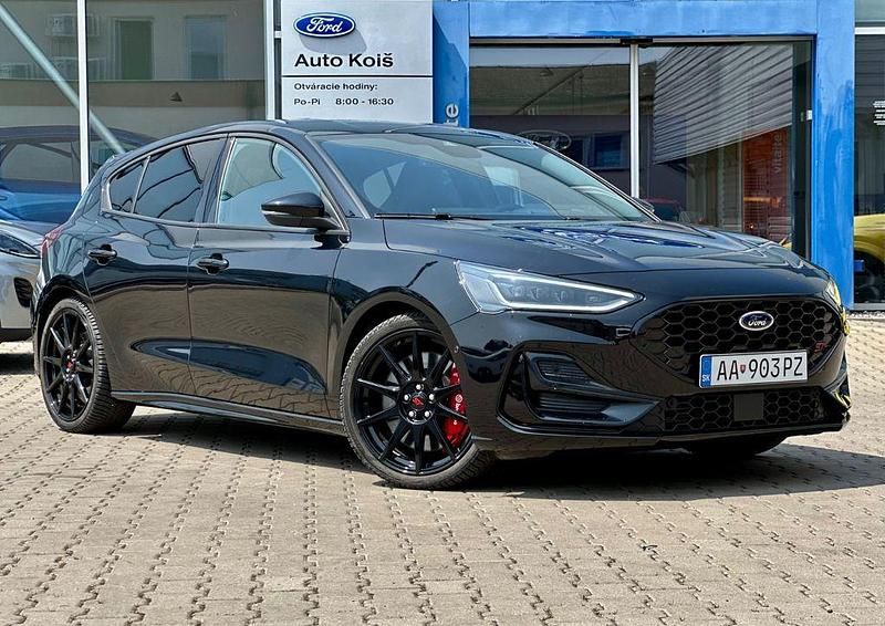 Schwarz Gebraucht 2023 Ford Focus ST Limousine | 33.250 € (Fairer Preis) - Bild 1/4