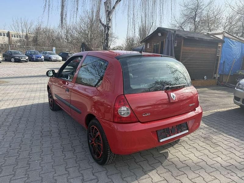 Gebraucht Renault Clio II Authentique 75 PS (55 kW) 2011 Hellrot Kleinwagen